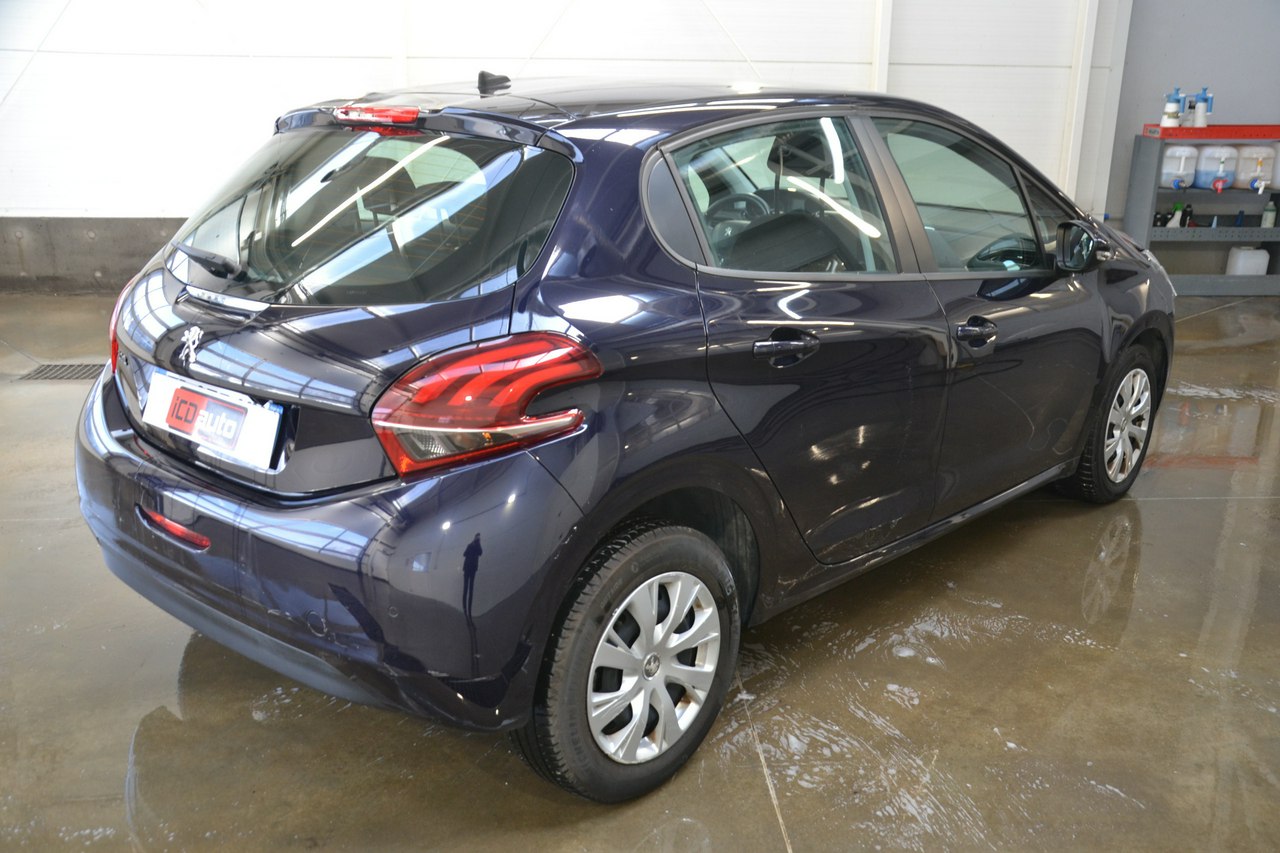 Peugeot 208 - obrazek 7
