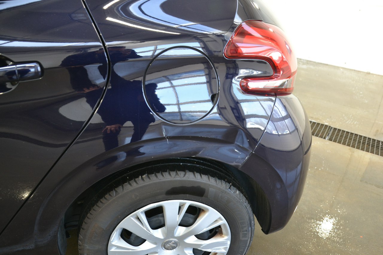 Peugeot 208 - obrazek 19