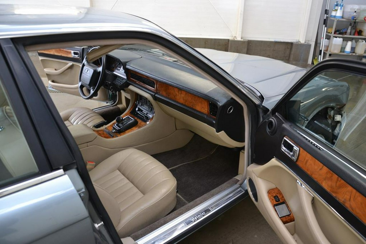 Jaguar XJ - obrazek 18