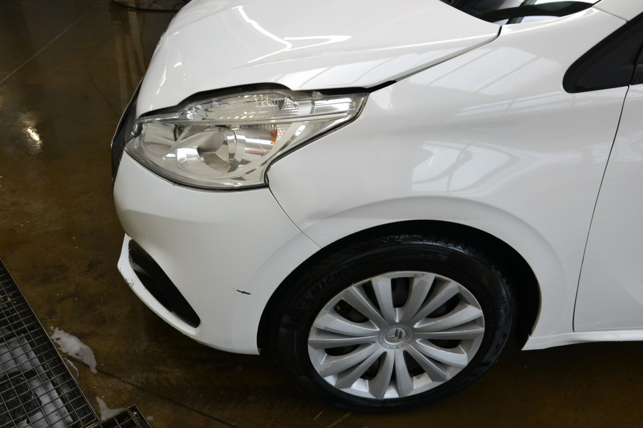 Peugeot 208 - obrazek 13