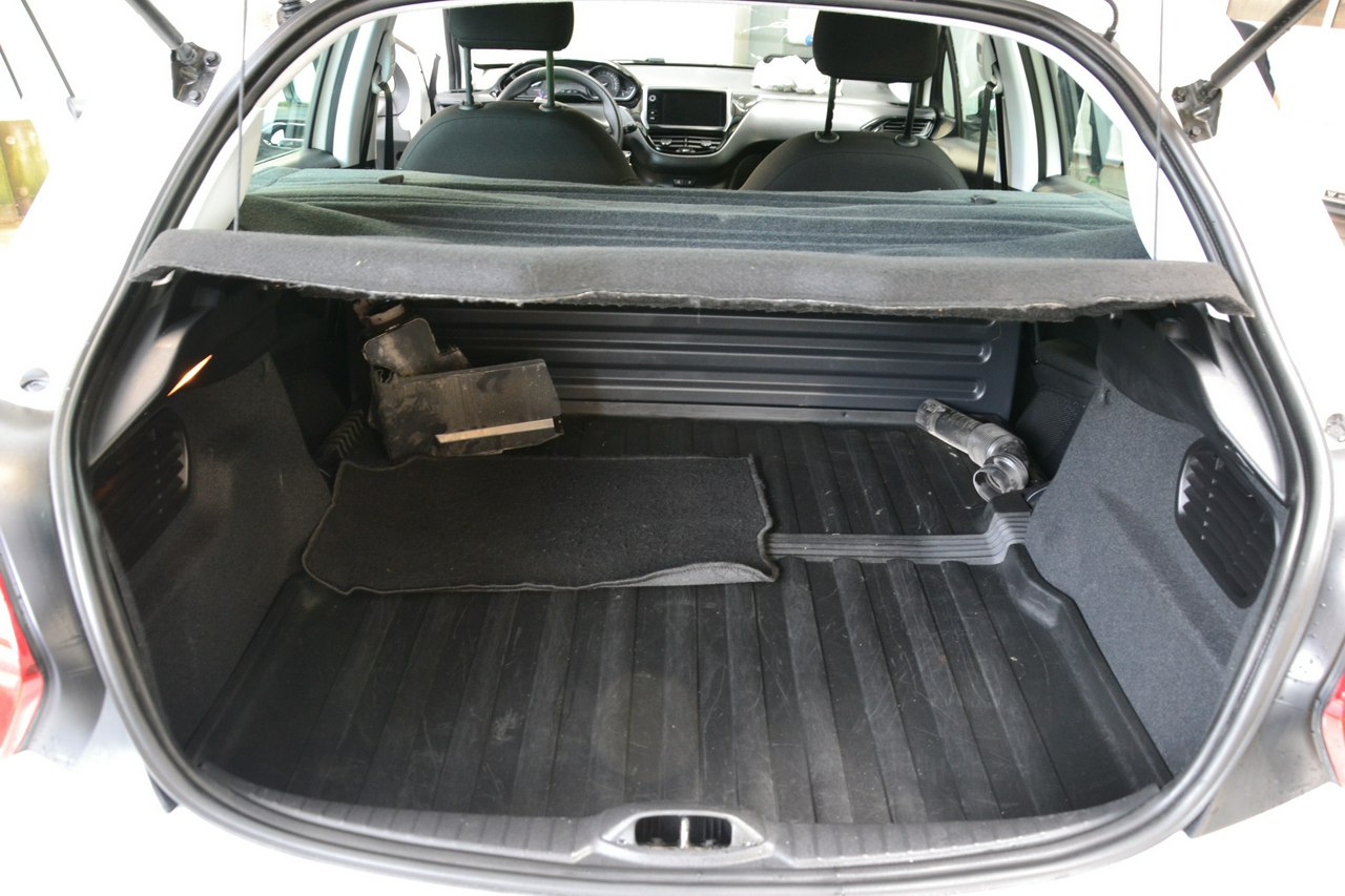 Peugeot 208 - obrazek 21