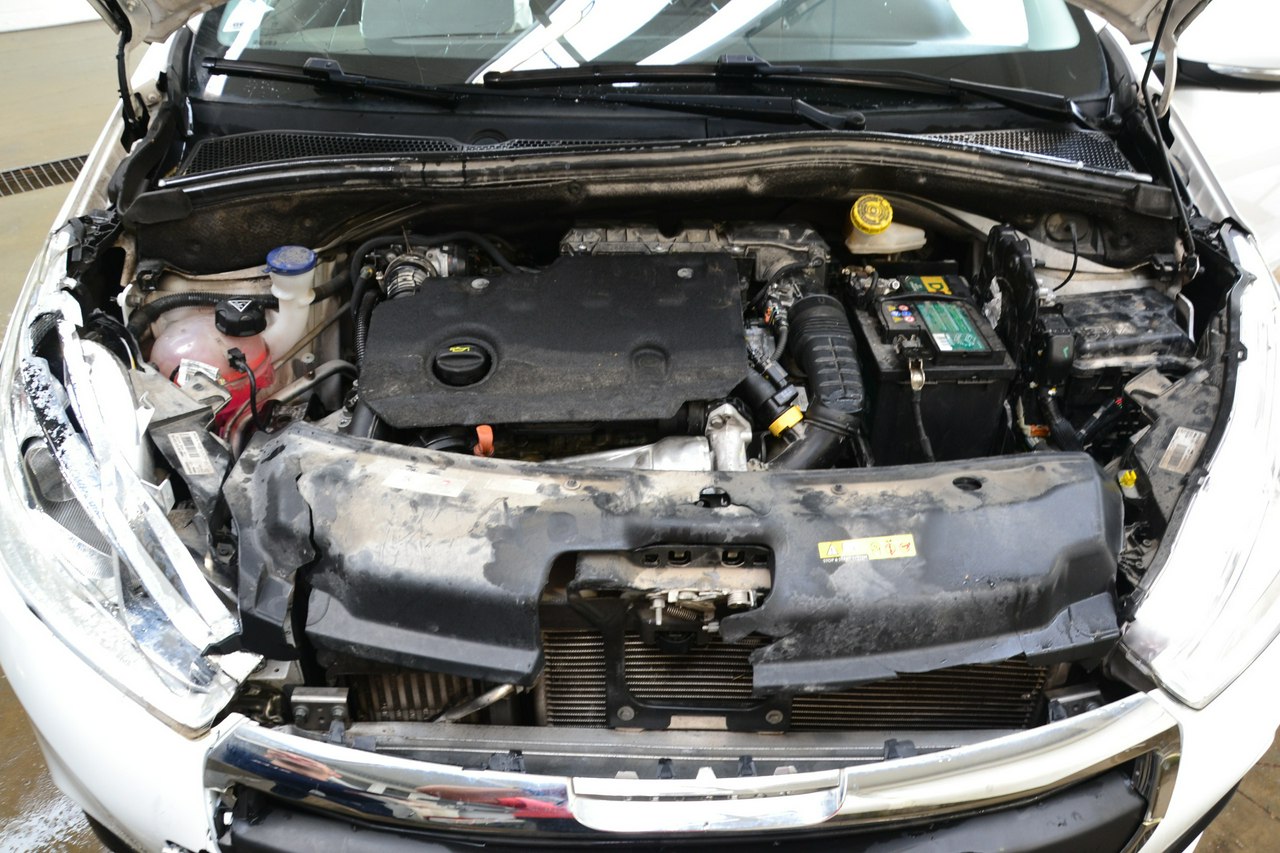 Peugeot 208 - obrazek 12