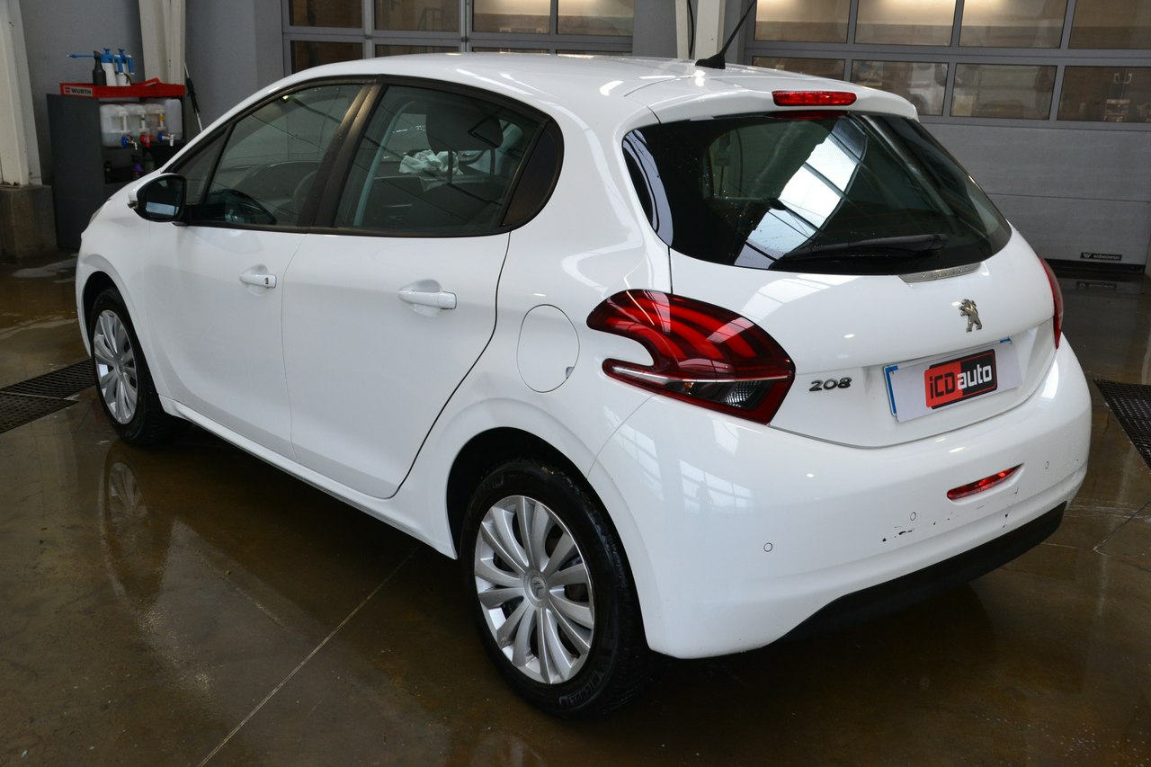 Peugeot 208 - obrazek 5