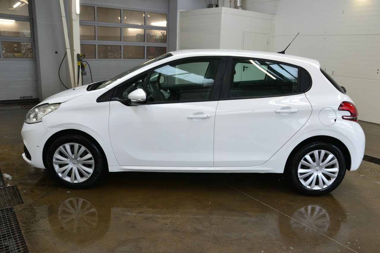 Peugeot 208 - obrazek 4