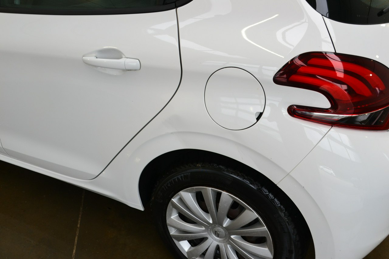 Peugeot 208 - obrazek 14