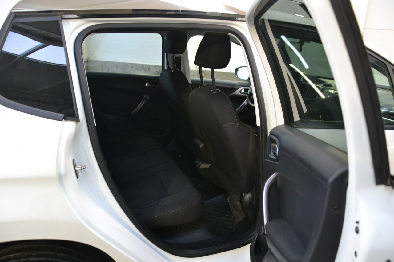 Peugeot 2008 - obrazek 21