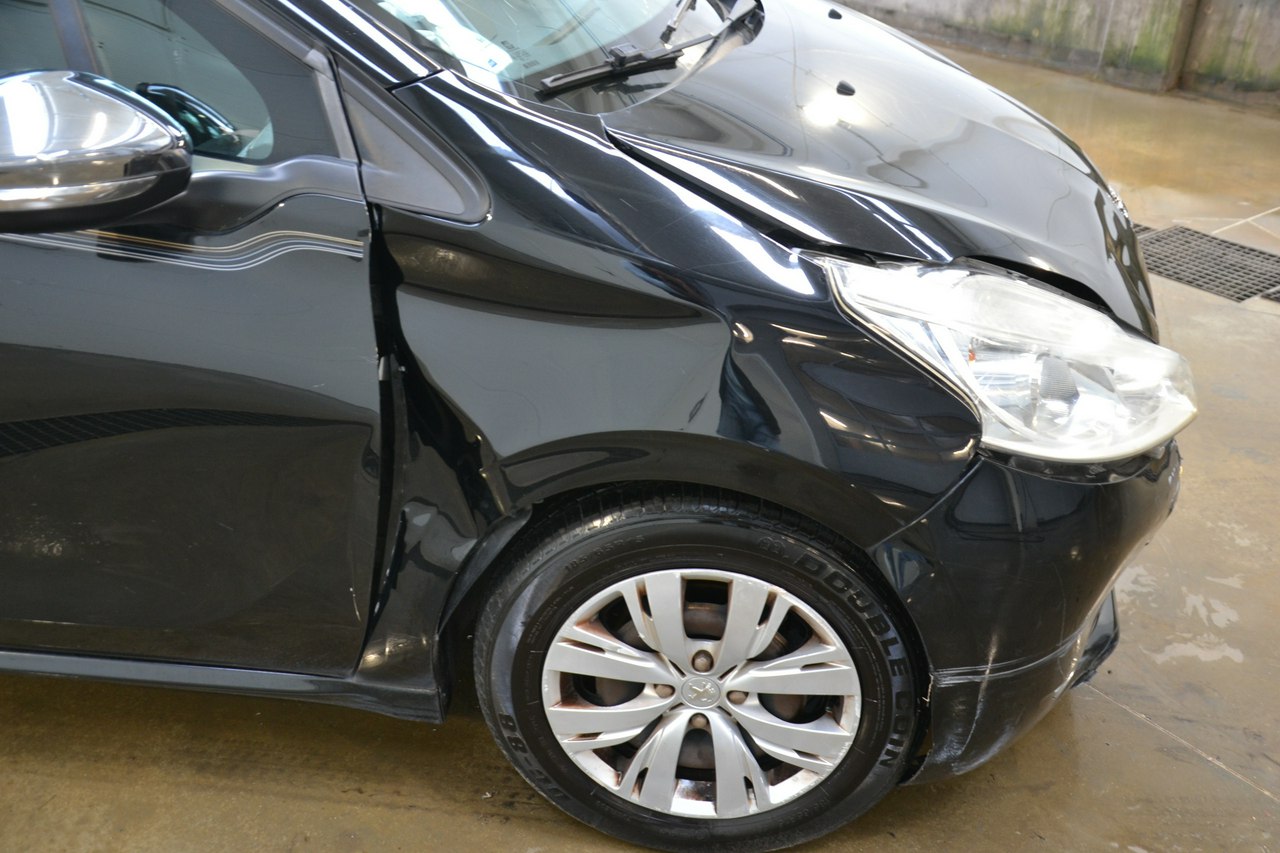 Peugeot 208 - obrazek 12