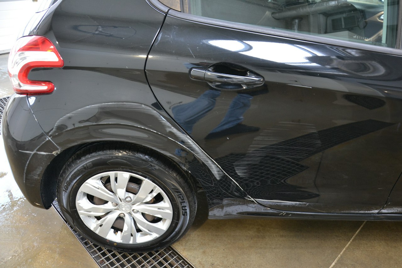 Peugeot 208 - obrazek 11