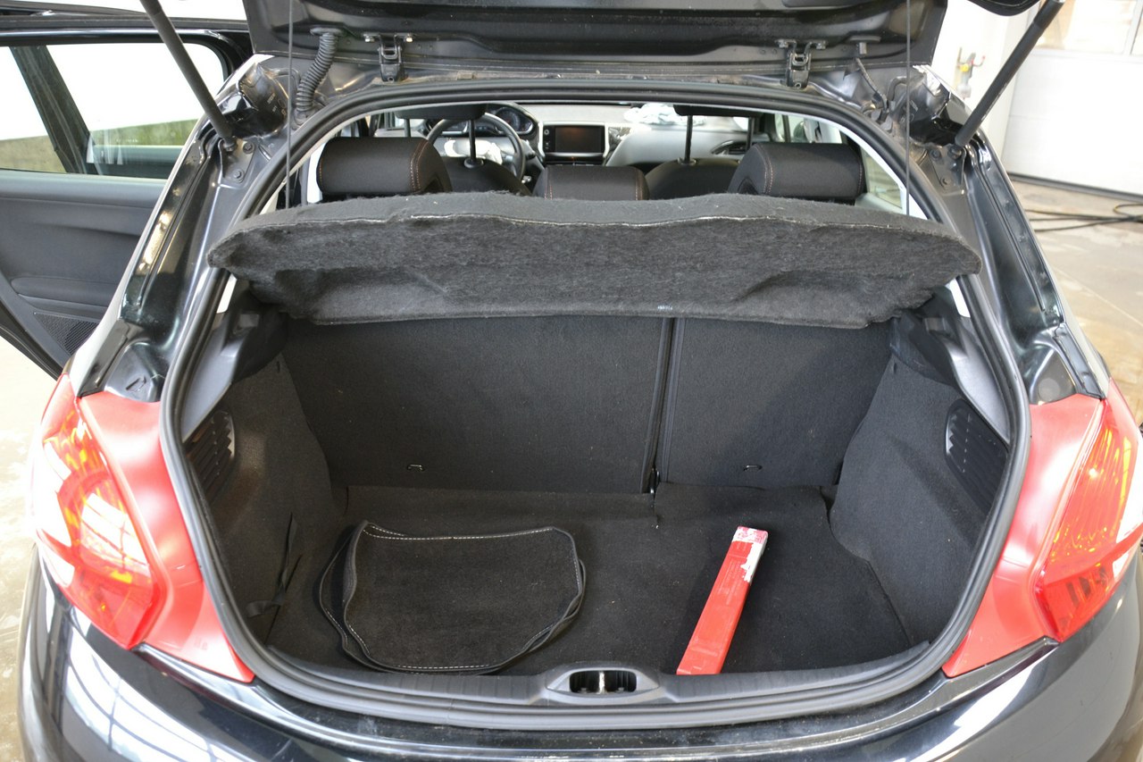 Peugeot 208 - obrazek 26