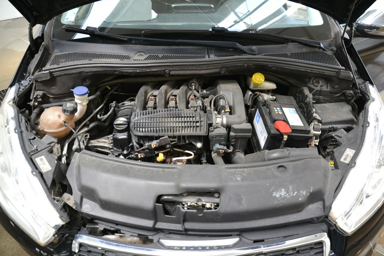 Peugeot 208 - obrazek 25