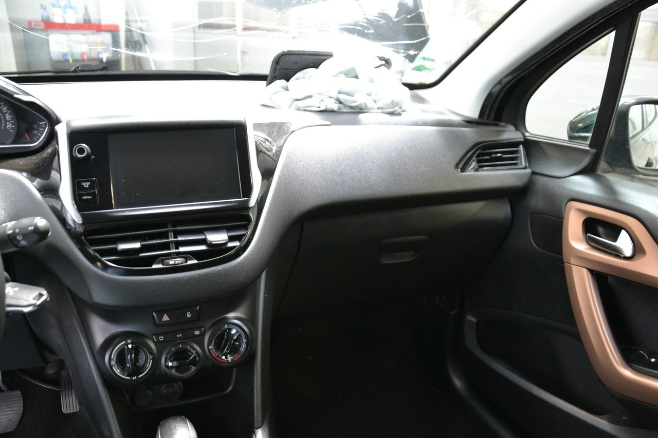 Peugeot 208 - obrazek 20