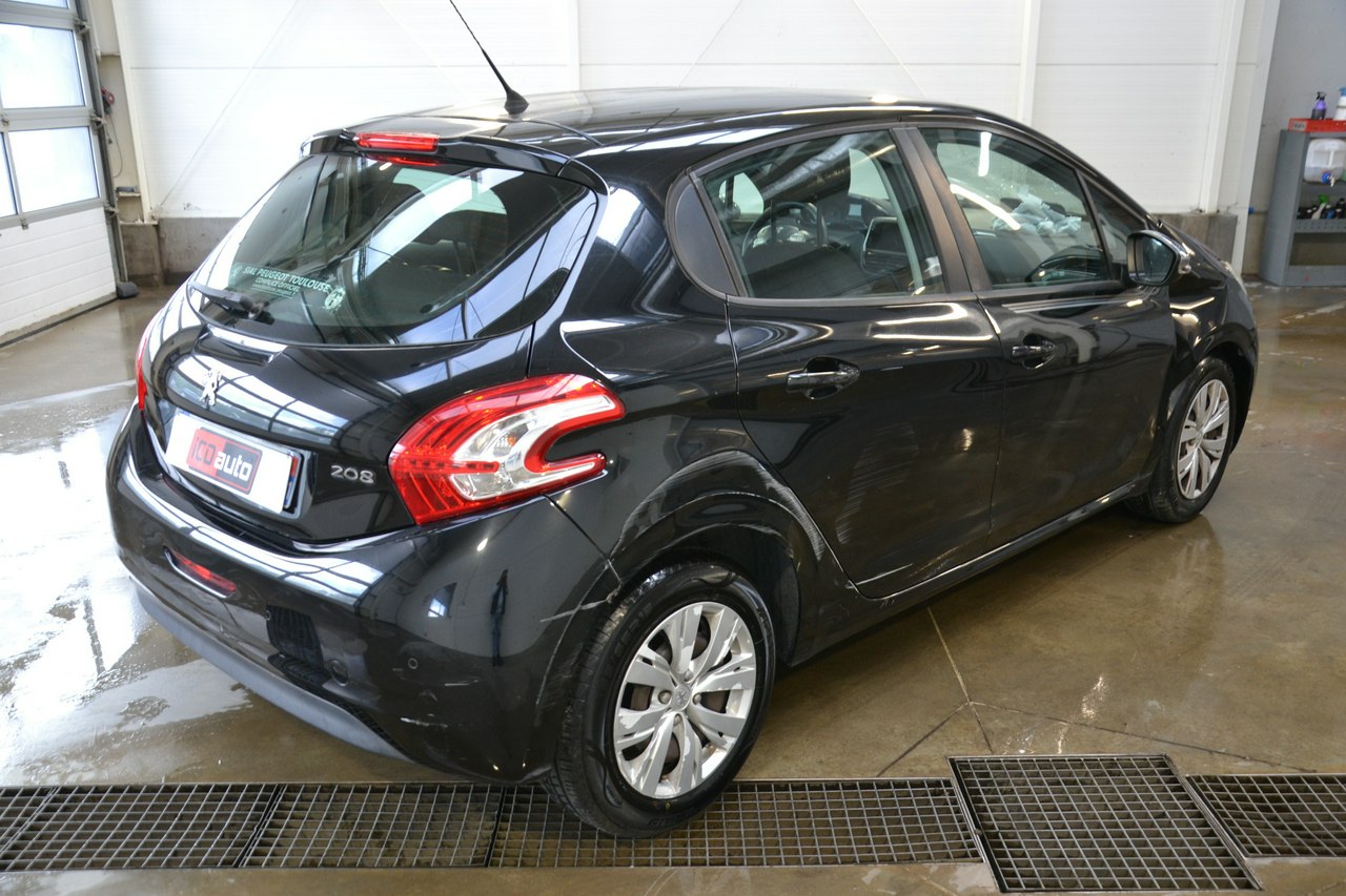Peugeot 208 - obrazek 7