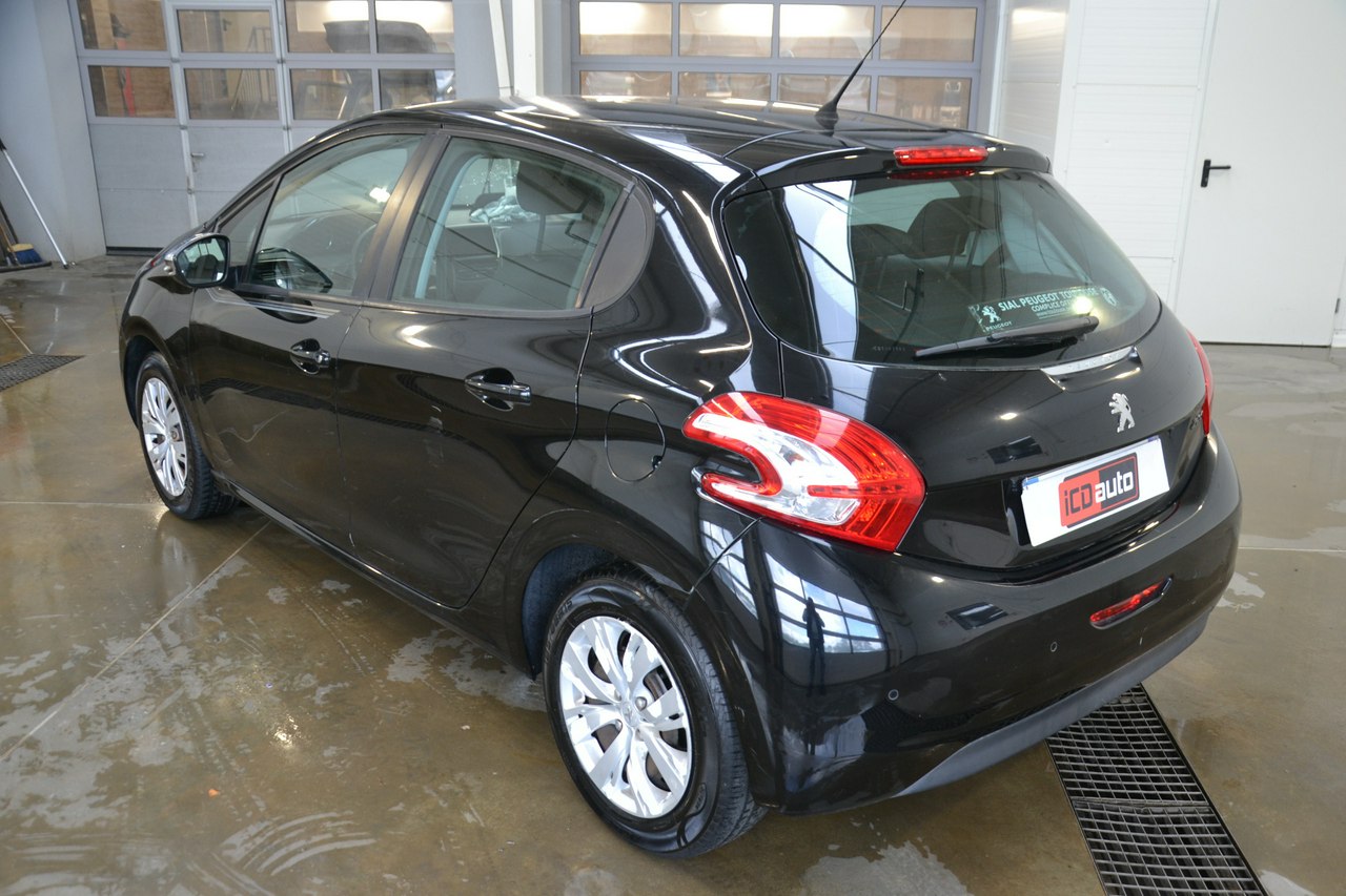 Peugeot 208 - obrazek 5
