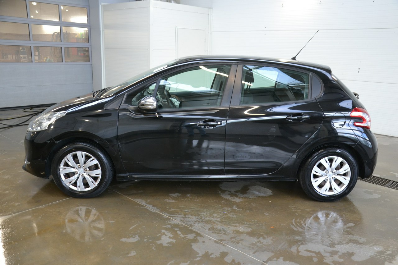 Peugeot 208 - obrazek 4