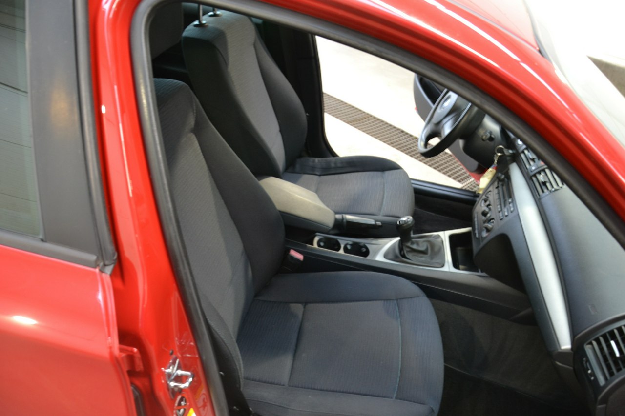 BMW 118 - obrazek 19