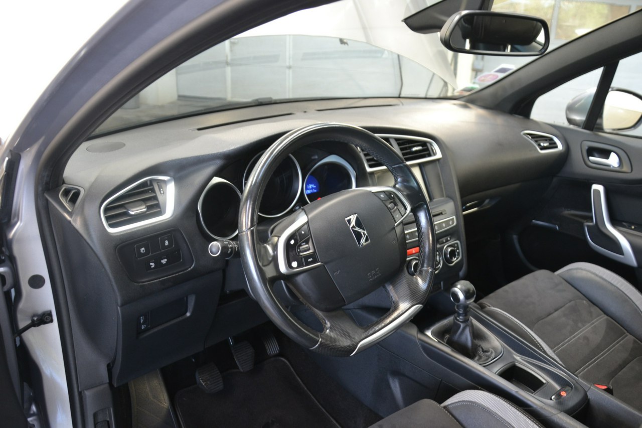 DS Automobiles DS 4 - obrazek 15