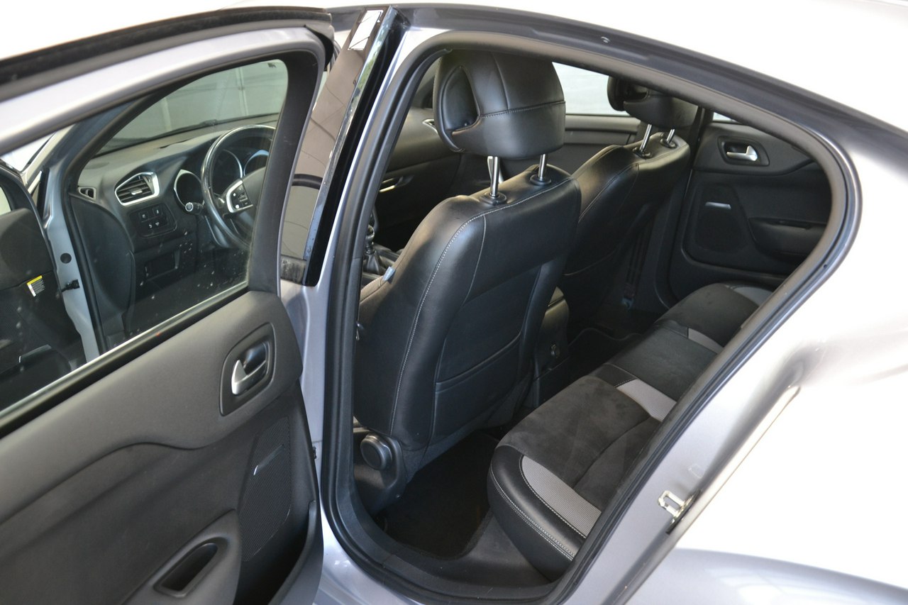 DS Automobiles DS 4 - obrazek 20