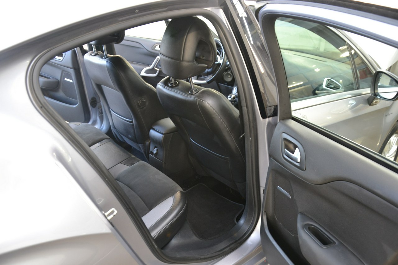 DS Automobiles DS 4 - obrazek 21