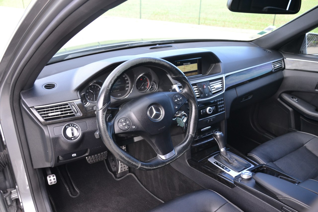 Mercedes E 220 - obrazek 15