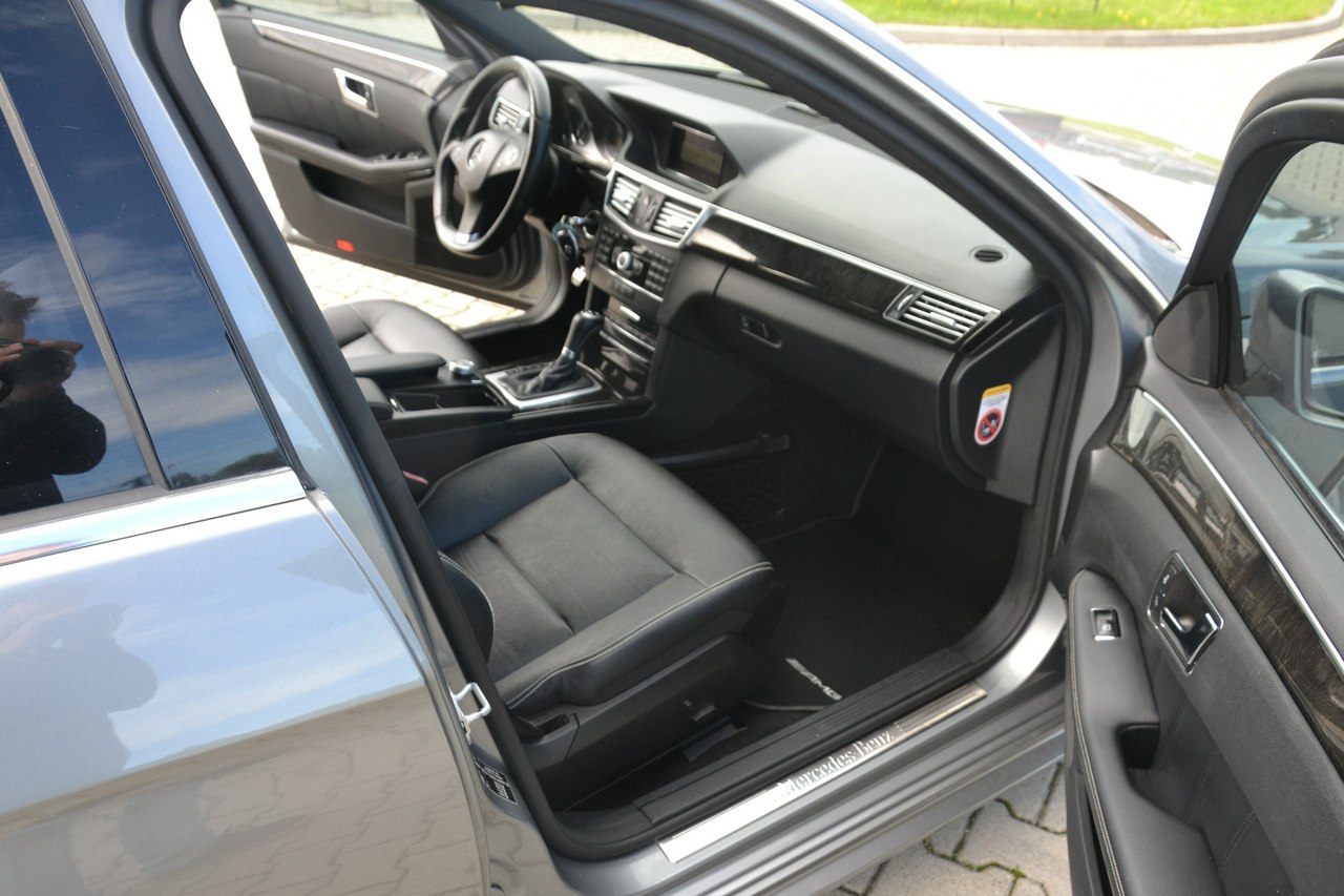 Mercedes E 220 - obrazek 19