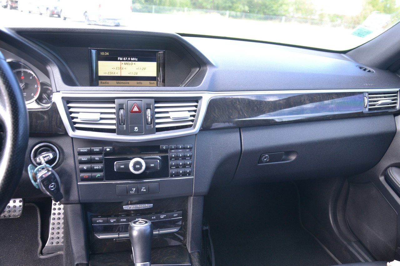 Mercedes E 220 - obrazek 18