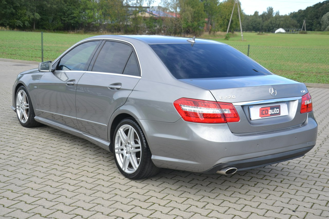Mercedes E 220 - obrazek 5