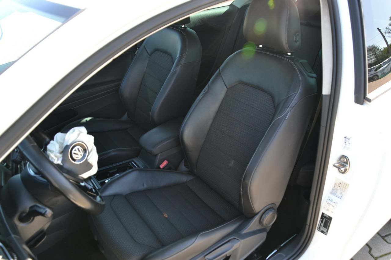 Volkswagen Golf - obrazek 12