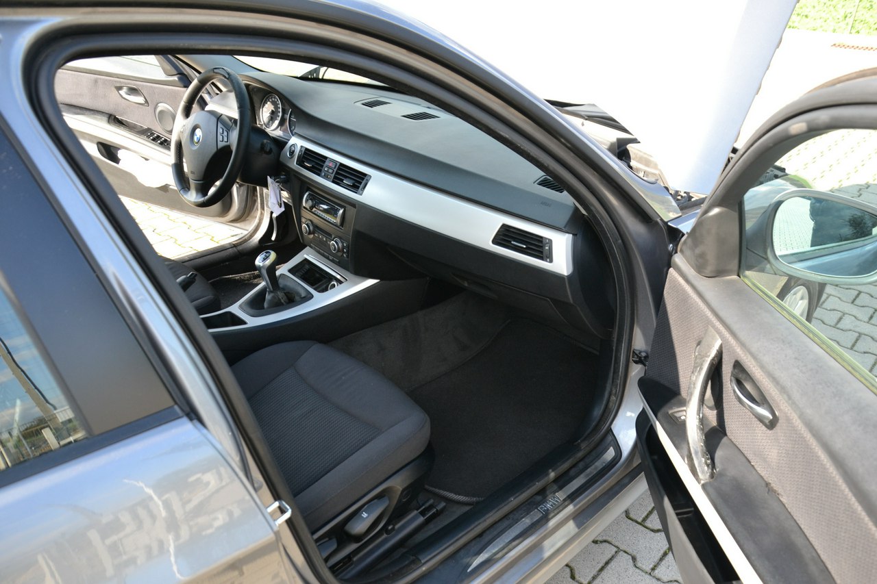 BMW 318 - obrazek 21