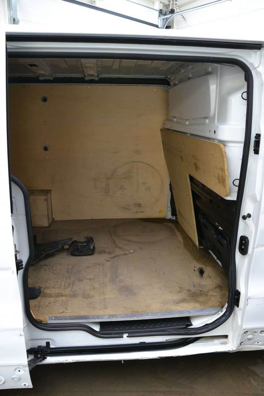 Nissan NV300 - obrazek 32