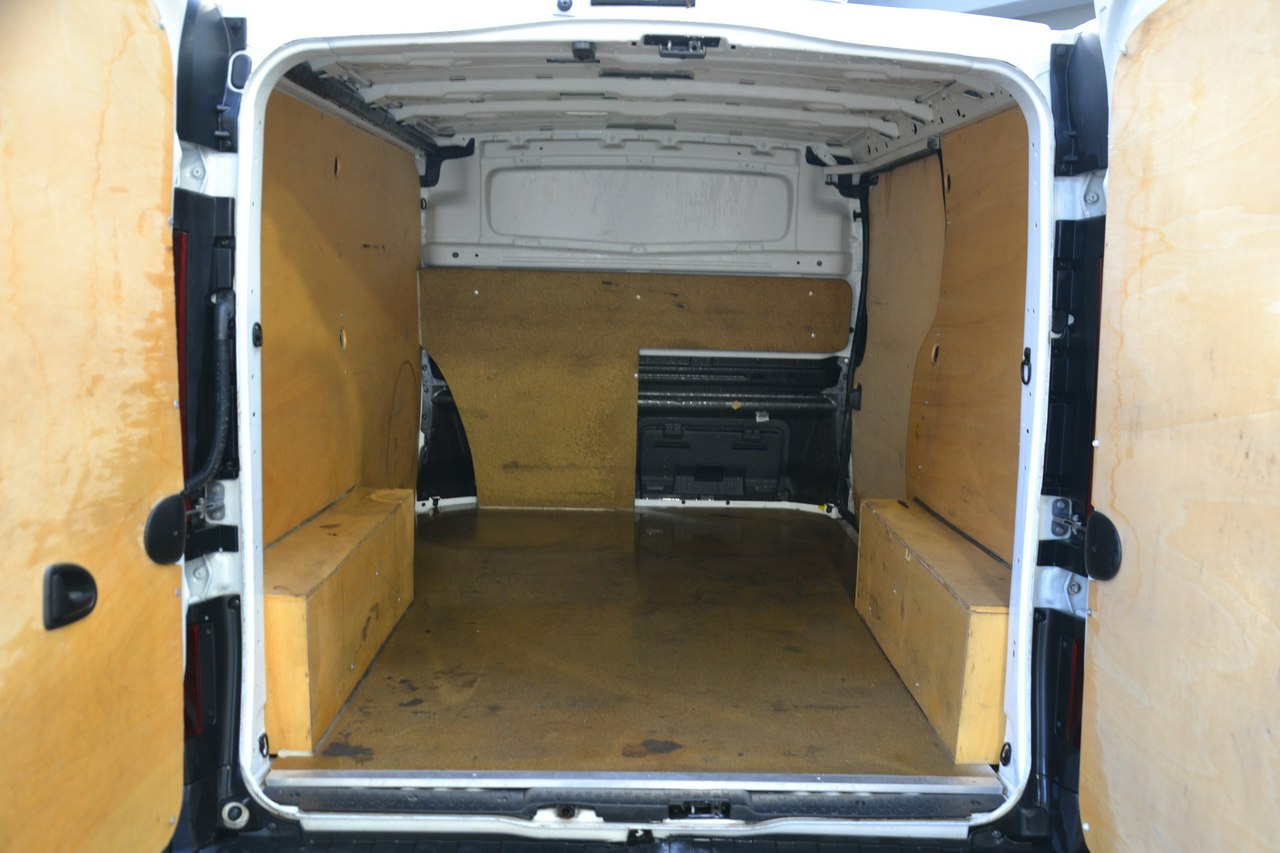 Nissan NV300 - obrazek 30