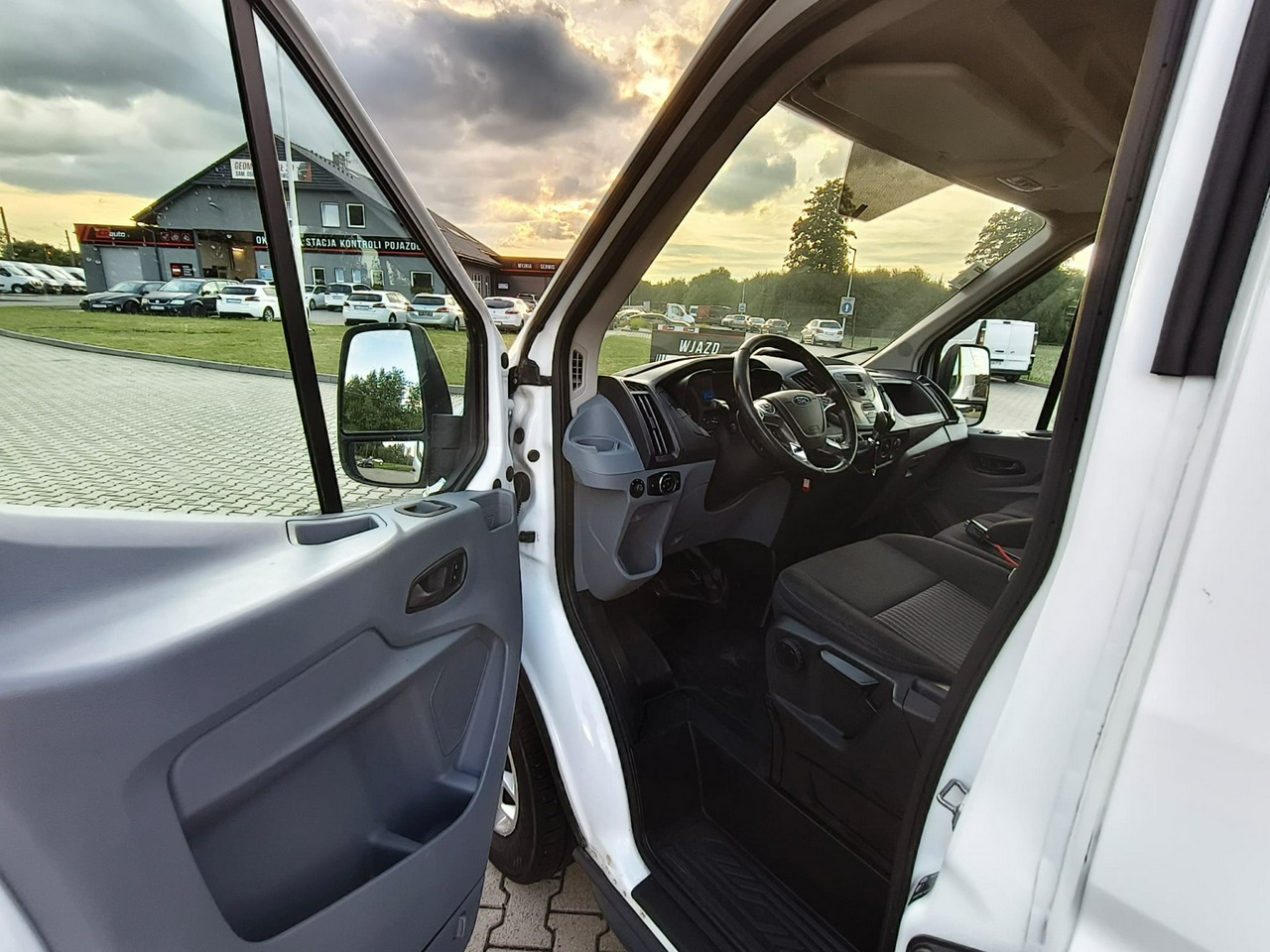 Ford Transit - obrazek 12