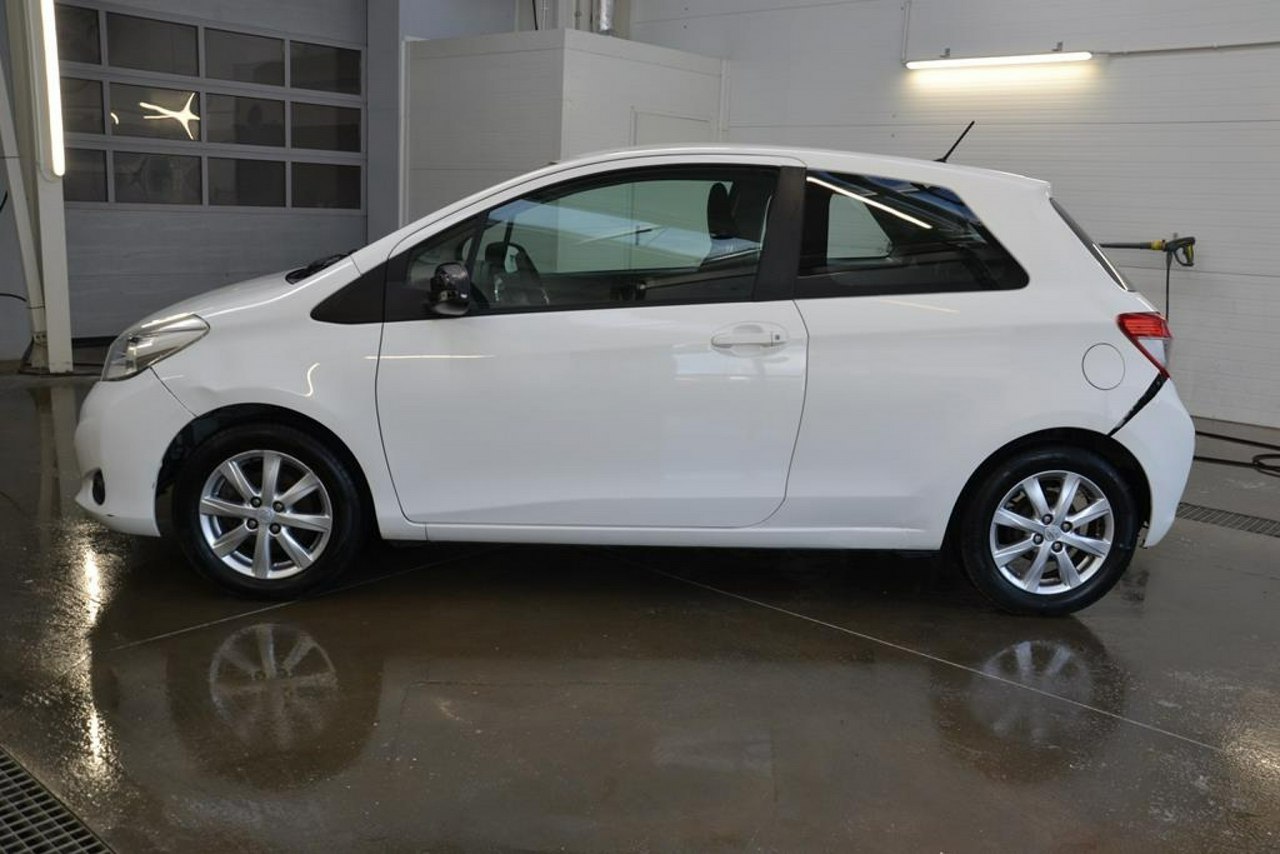 Toyota Yaris - obrazek 4