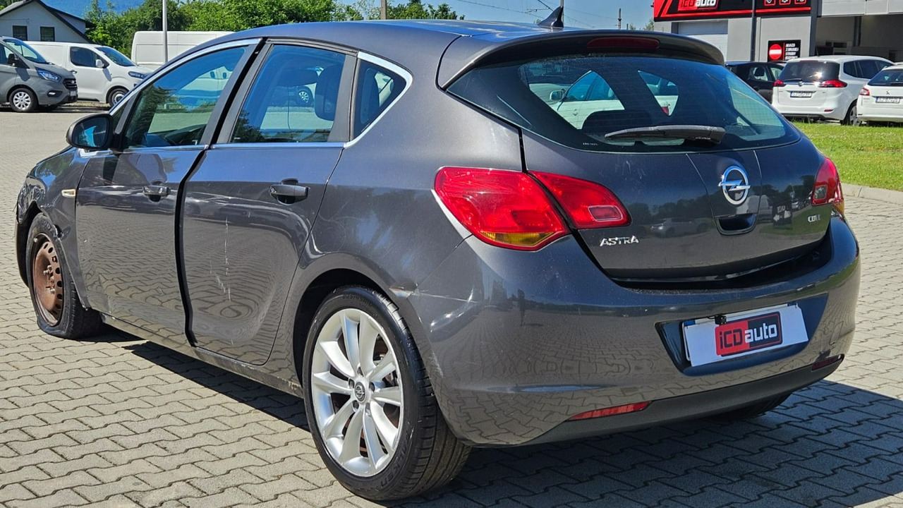 Opel Astra - obrazek 5