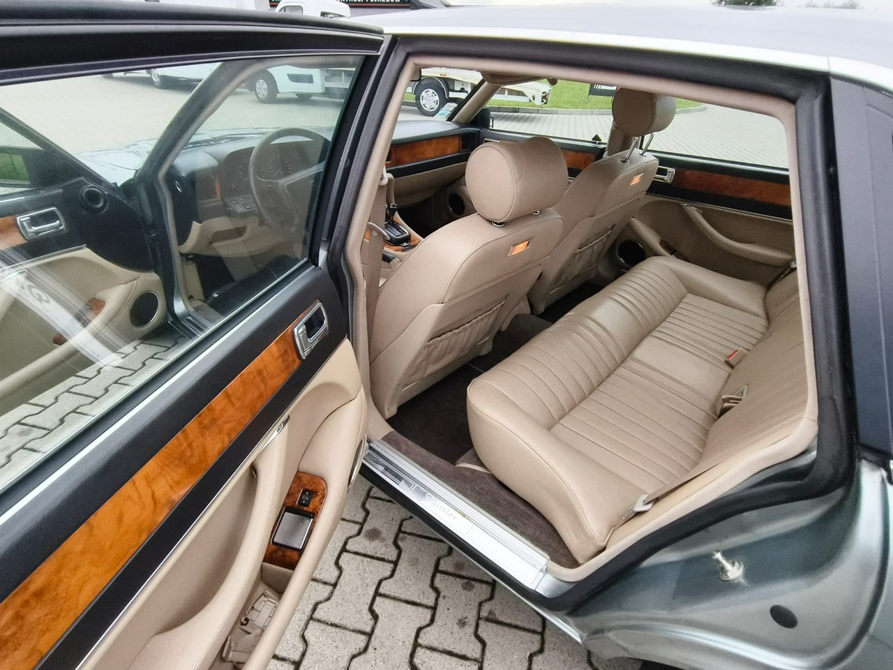 Jaguar XJ - obrazek 15