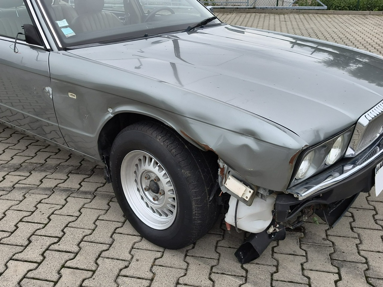 Jaguar XJ - obrazek 18