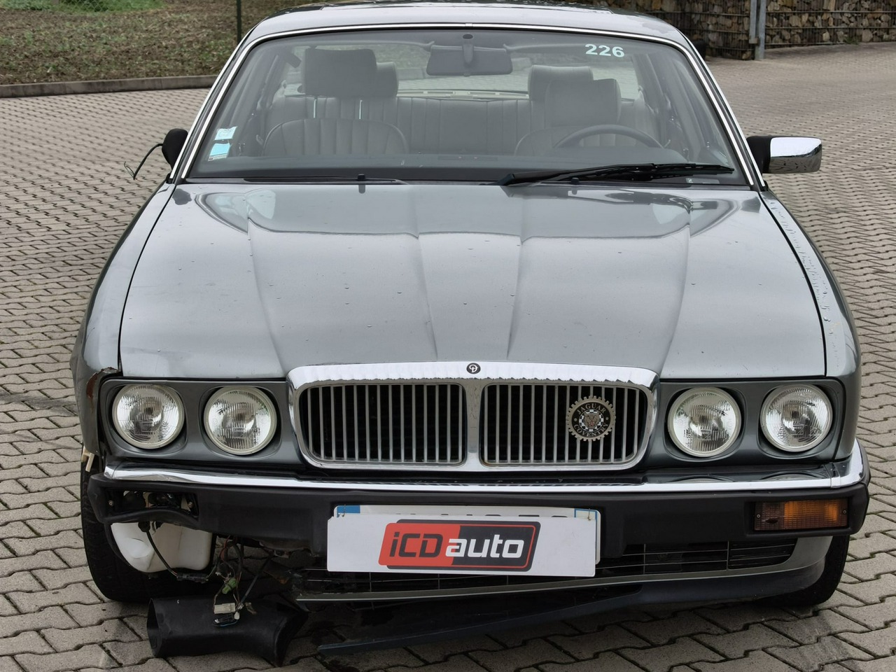 Jaguar XJ - obrazek 2