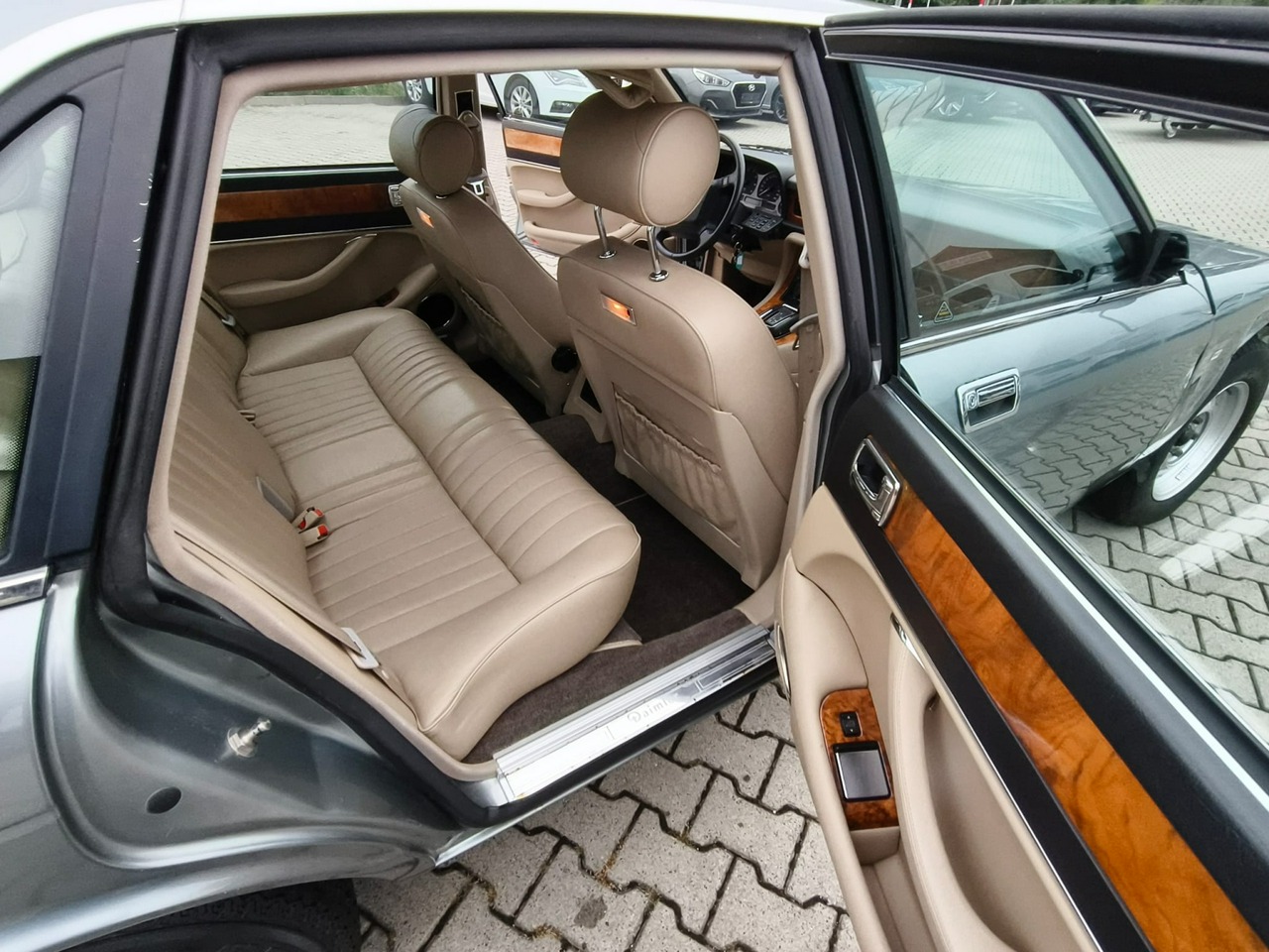 Jaguar XJ - obrazek 16