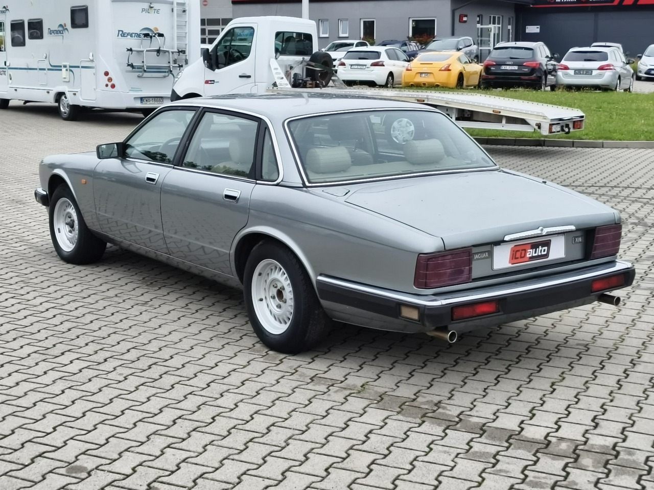 Jaguar XJ - obrazek 5
