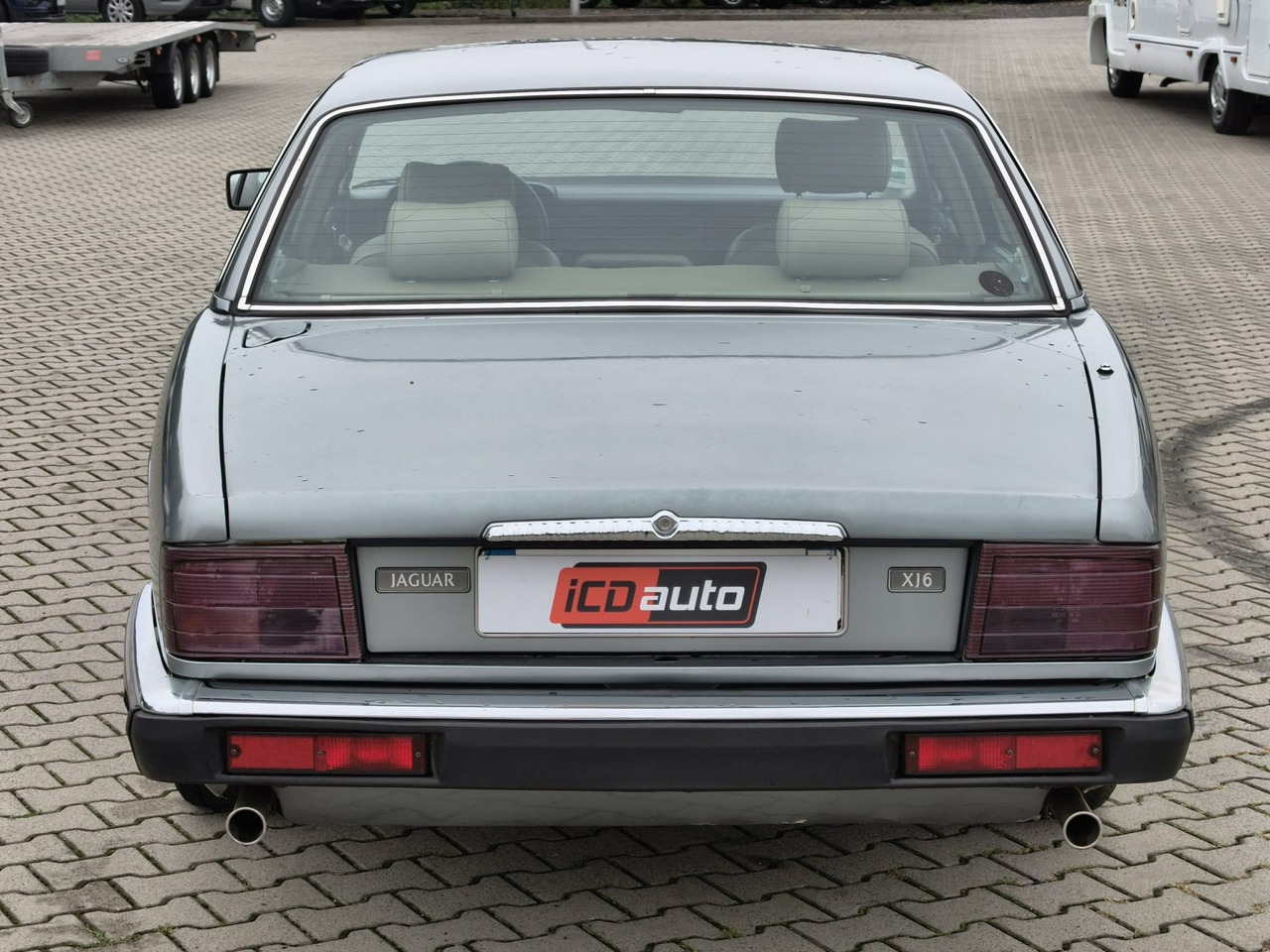 Jaguar XJ - obrazek 6