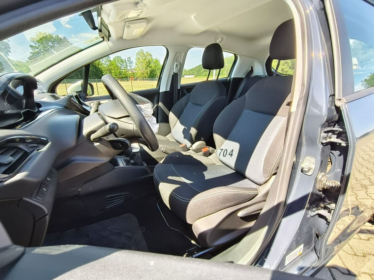 Peugeot 208 - obrazek 12