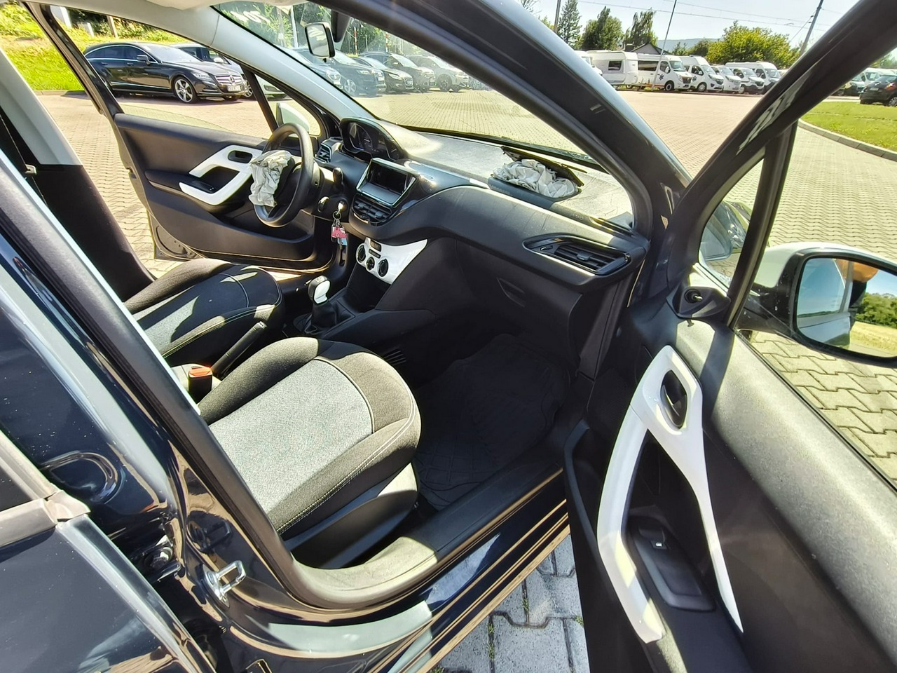 Peugeot 208 - obrazek 15