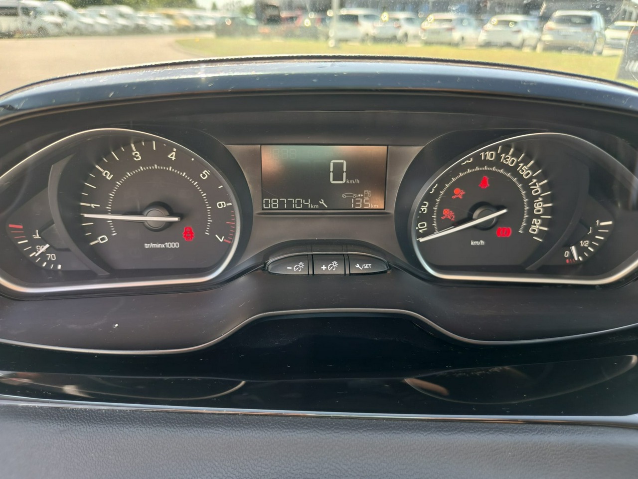 Peugeot 208 - obrazek 14