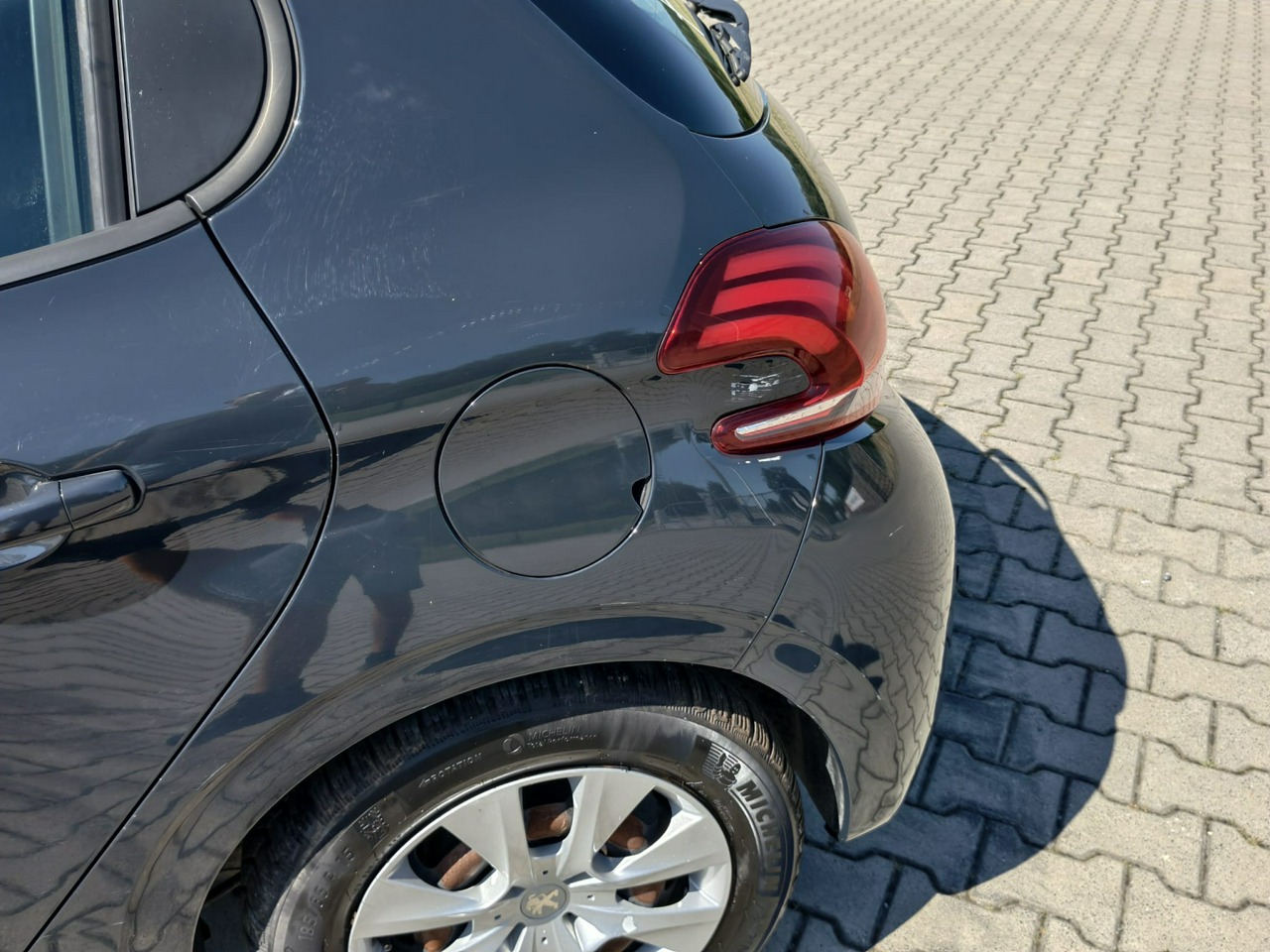 Peugeot 208 - obrazek 23