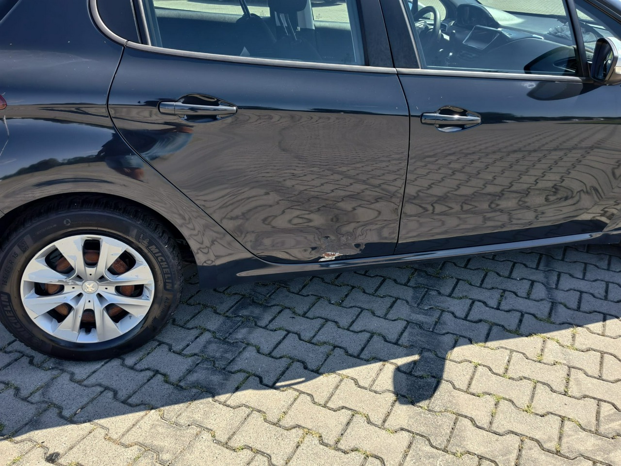 Peugeot 208 - obrazek 18