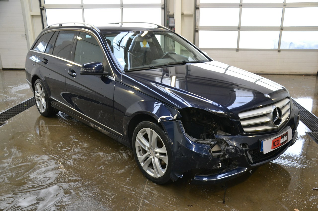 Mercedes C 200