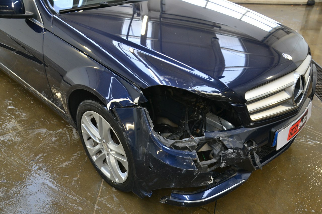 Mercedes C 200 - obrazek 11