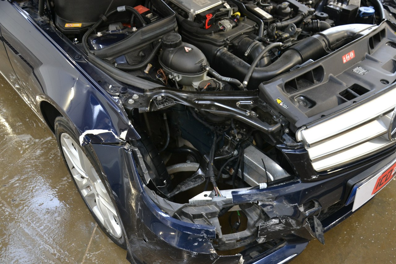 Mercedes C 200 - obrazek 15