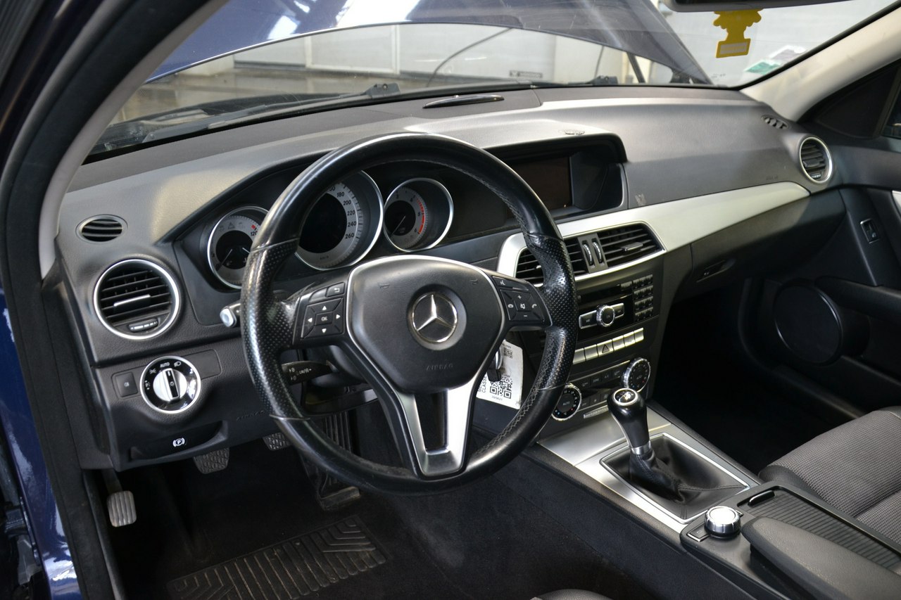 Mercedes C 200 - obrazek 16