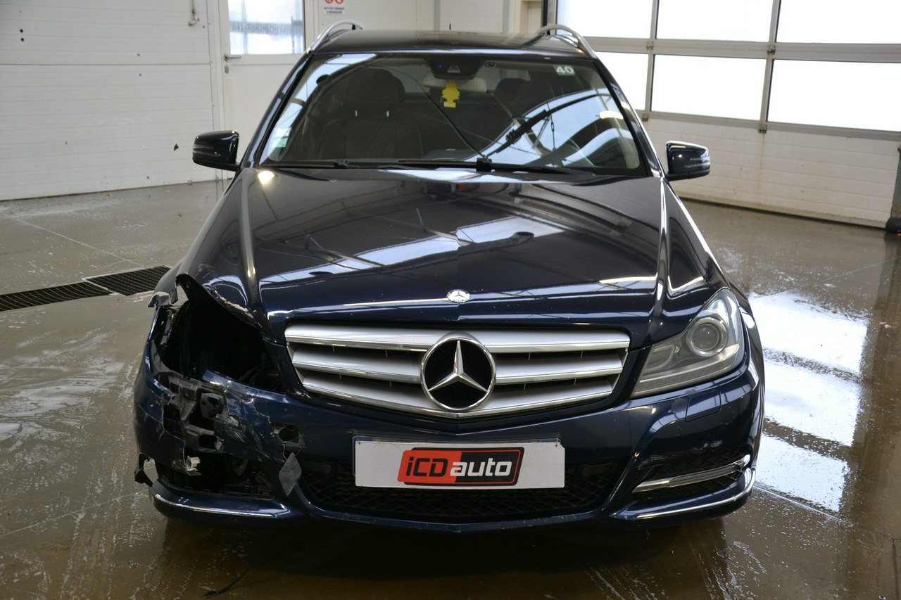 Mercedes C 200 - obrazek 2
