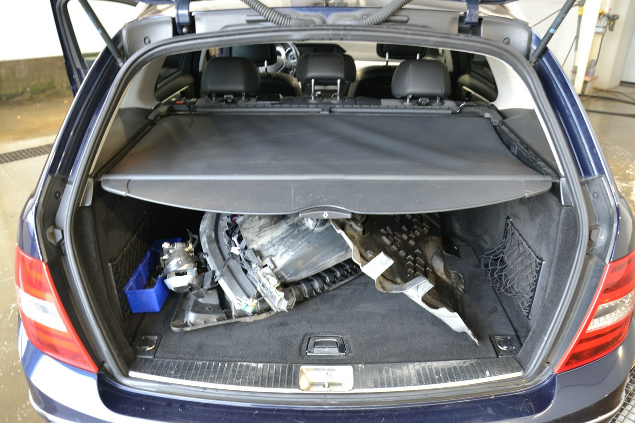 Mercedes C 200 - obrazek 20